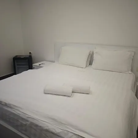 Artist Hotel *