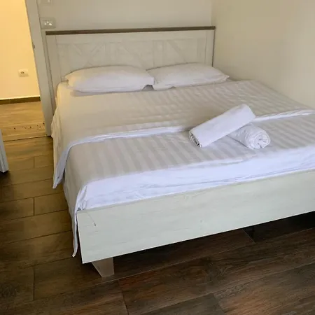 Artist Hotel *
