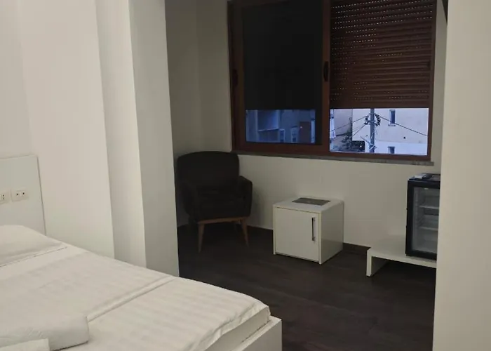 Artist * Τίρανα